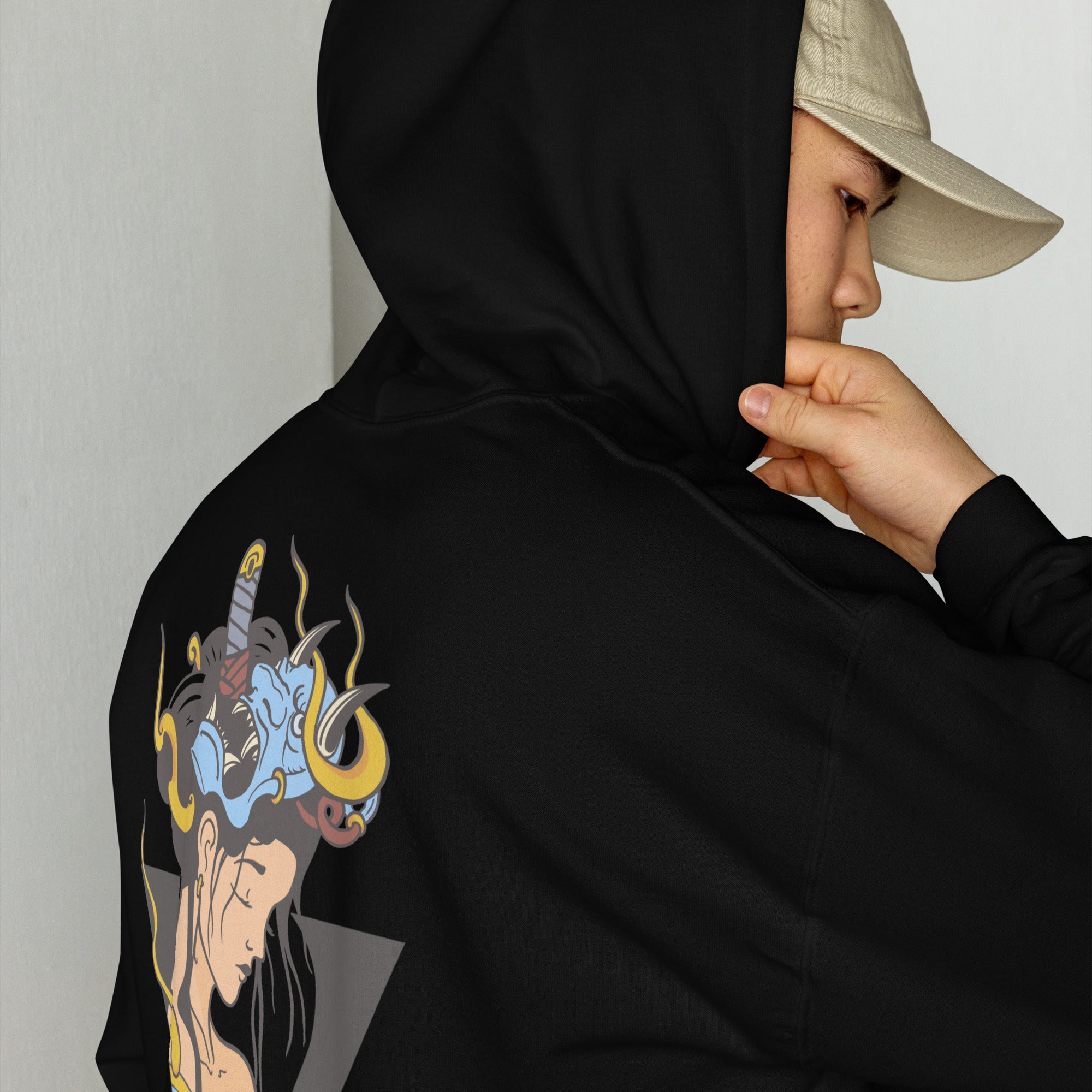Sweat à capuche d’hiver noir avec poche kangourou design geisha japonais 